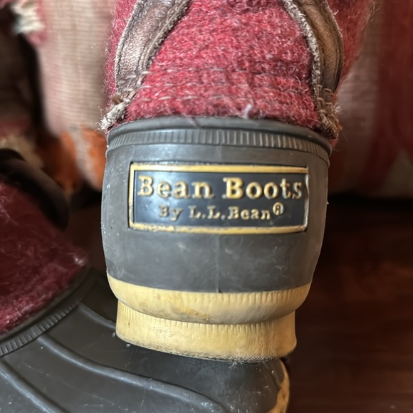 L.L Bean 'Bean Boots' Red Wool 8" Duck Boots
Rare Special Edition model. - Picture 2 of 8